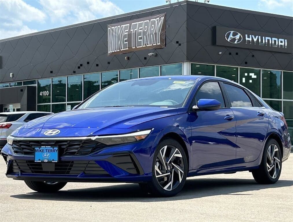 2024 Hyundai Elantra SEL FWD