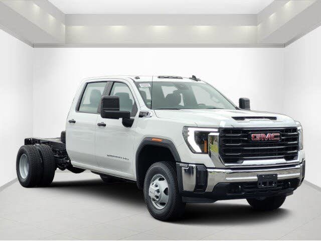 2026 GMC Sierra 3500HD Pro Crew Cab LB RWD