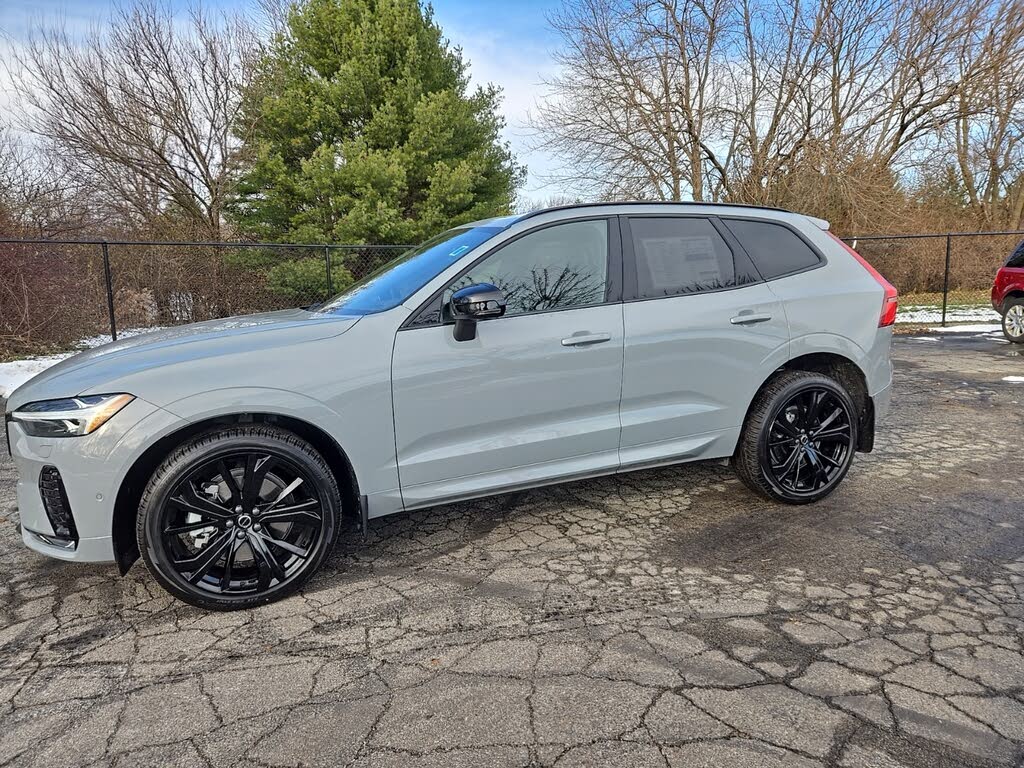2026 Volvo XC60 B5 Ultra Black Edition AWD