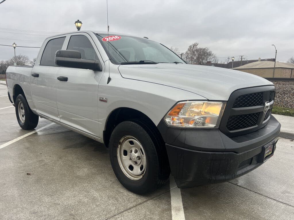 2016 RAM 1500 Express Crew Cab 4WD
