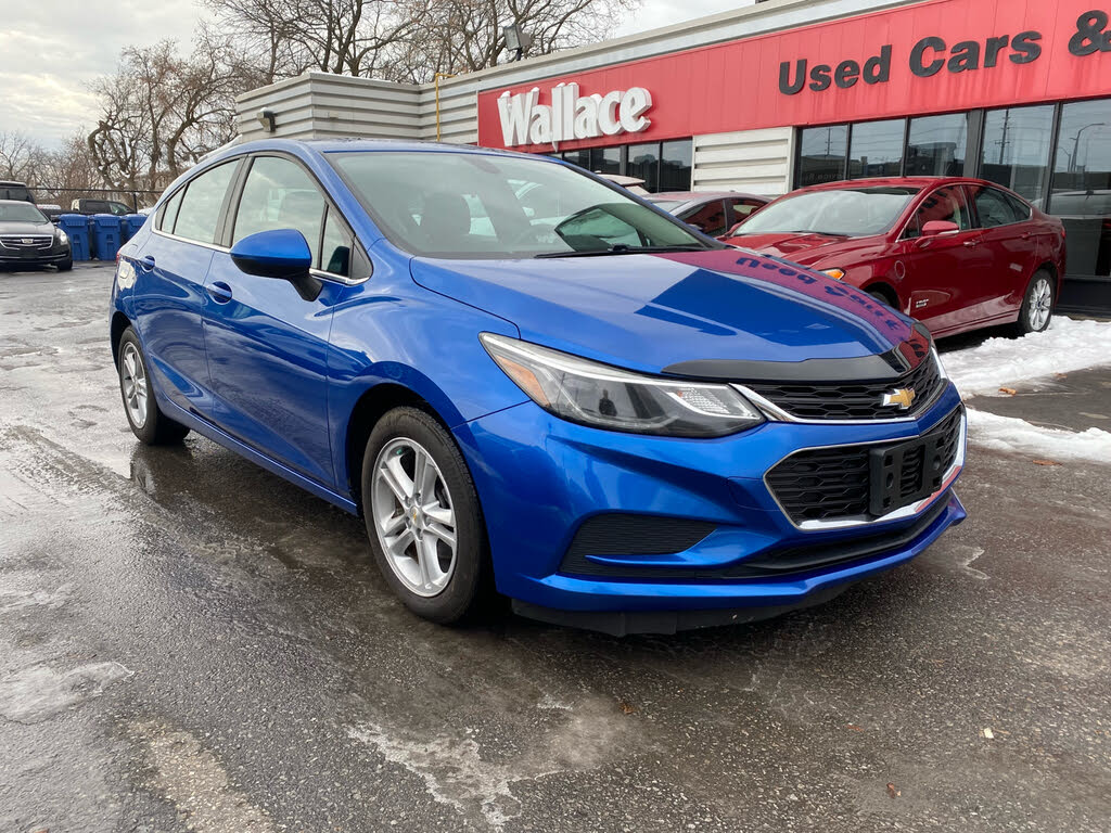 2017 Chevrolet Cruze LT Hatchback FWD