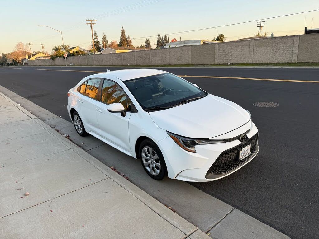 2022 Toyota Corolla LE FWD