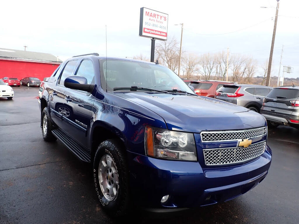 2013 Chevrolet Avalanche LS Black Diamond Edition RWD