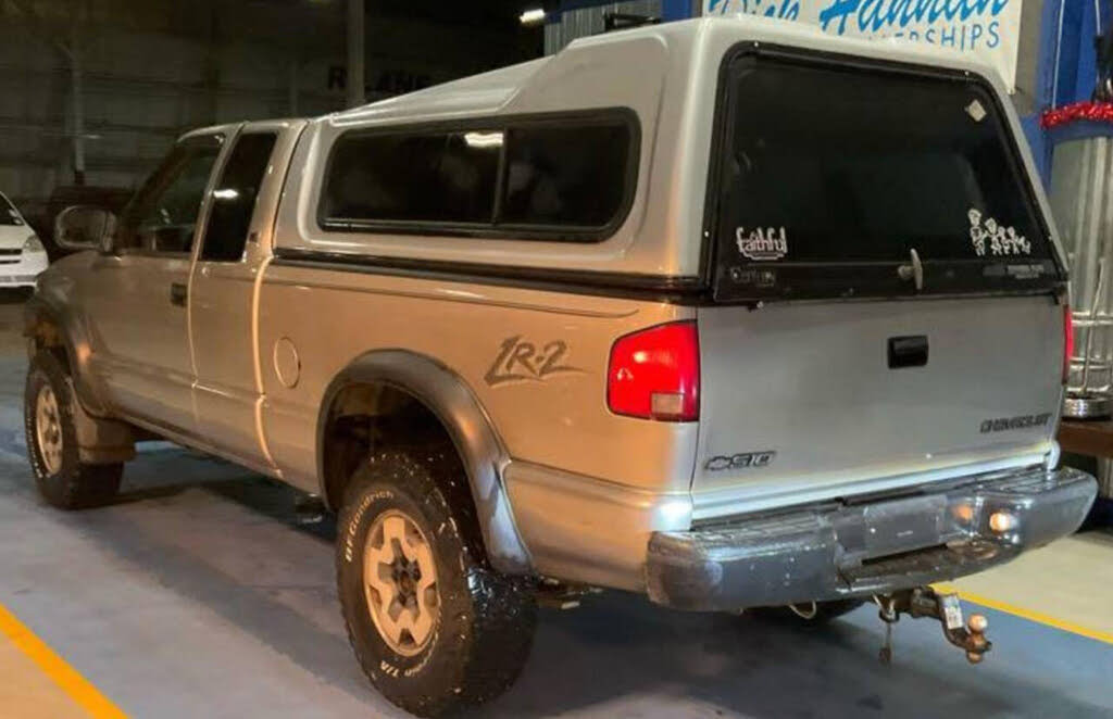 2000 Chevrolet S-10 LS Extended Cab Stepside 4WD