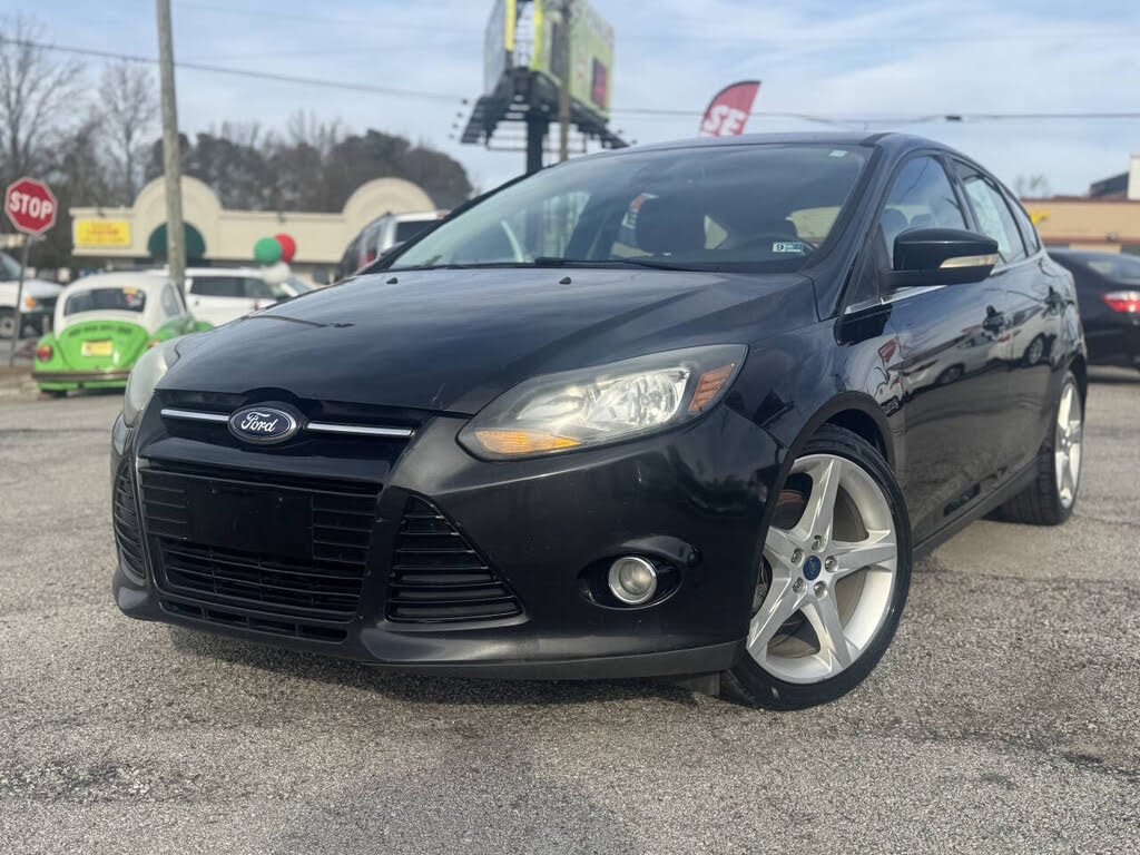 2012 Ford Focus Titanium Hatchback