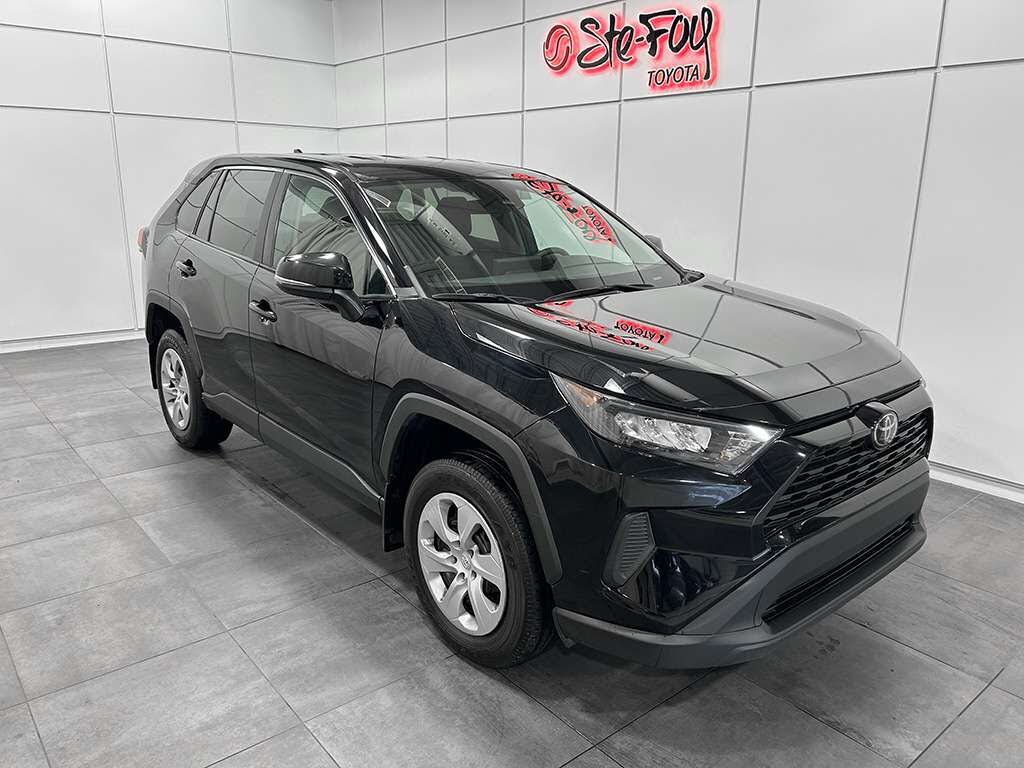 2022 Toyota RAV4 LE AWD