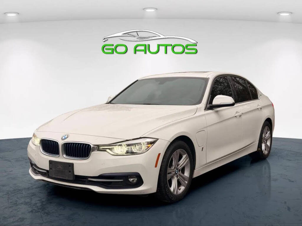 2018 BMW 3 Series 330e iPerformance Sedan RWD
