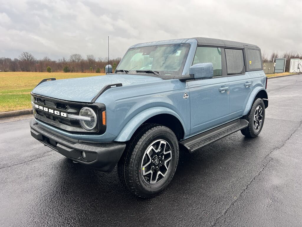 2025 Ford Bronco Outer Banks 4-Door 4WD