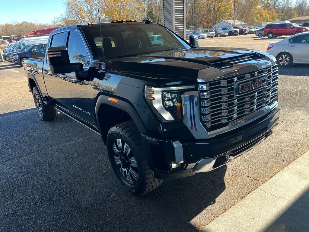 2025 GMC Sierra 2500HD Denali Crew Cab 4WD