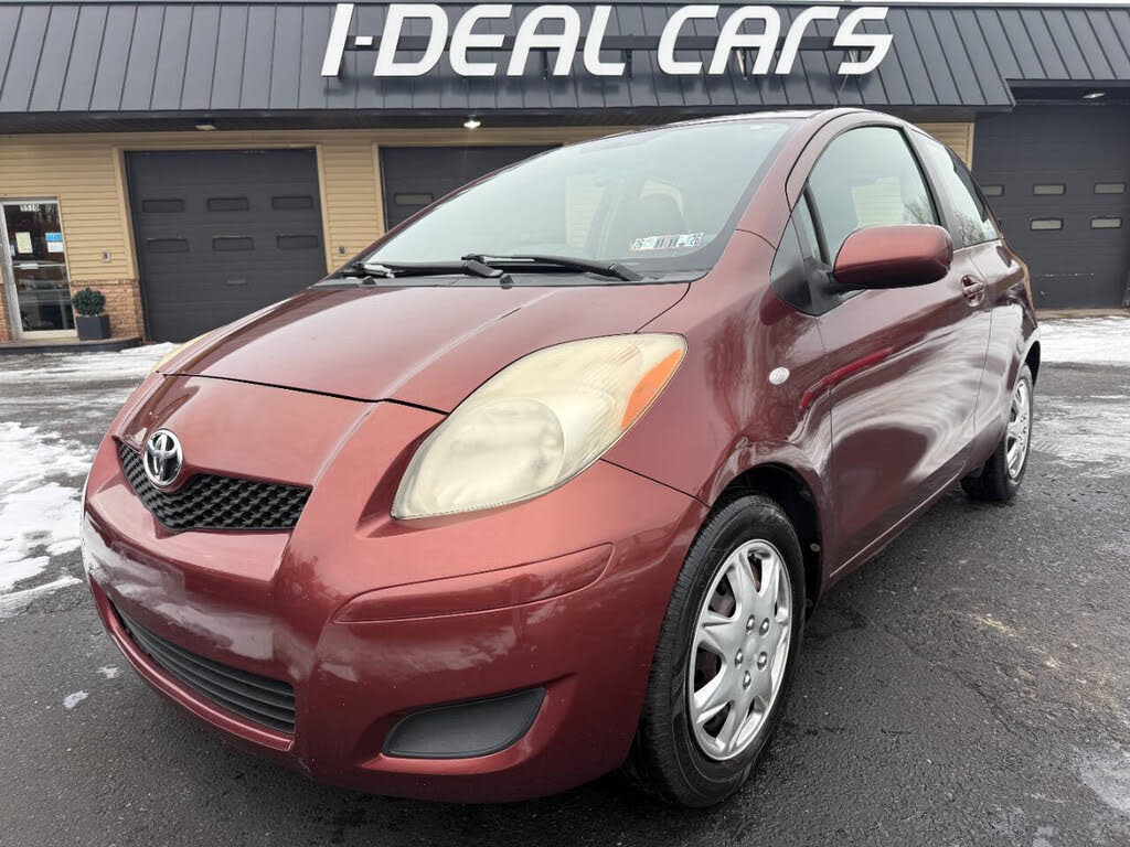 2010 Toyota Yaris 2dr Hatchback