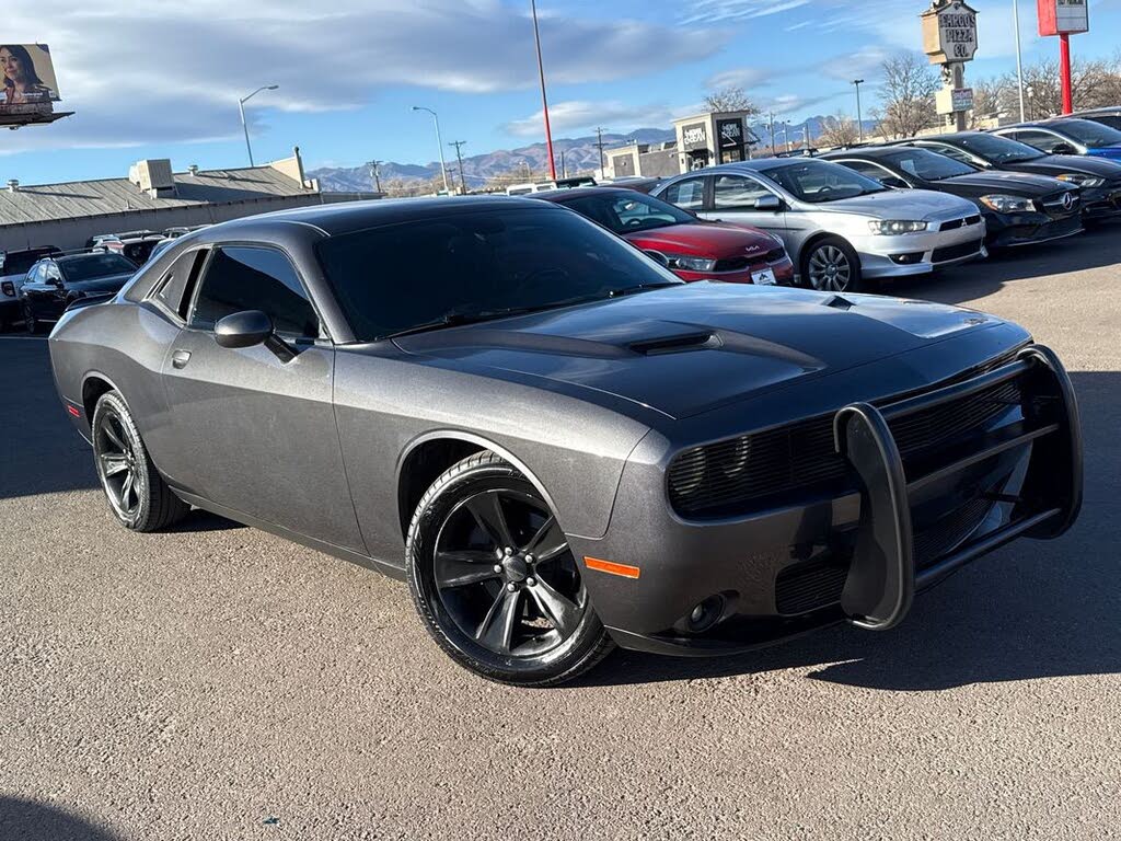 2016 Dodge Challenger SXT RWD