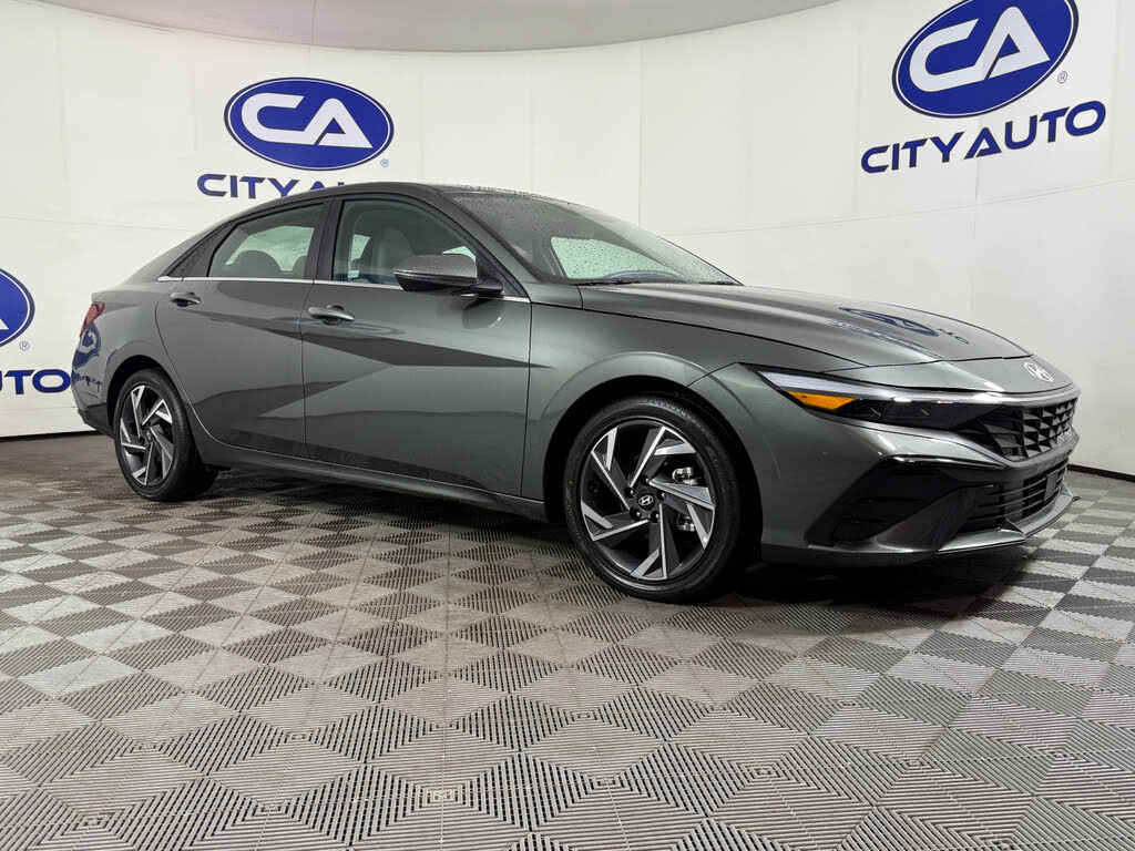 2025 Hyundai Elantra Limited FWD