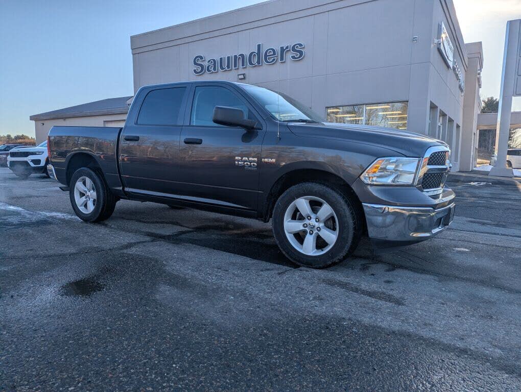 2023 RAM 1500 Classic SLT Crew Cab 4WD