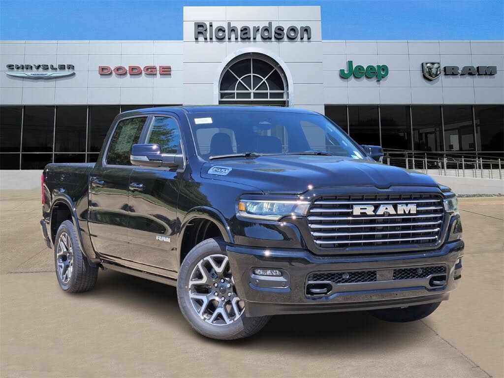 2026 RAM 1500 Laramie Crew Cab 4WD