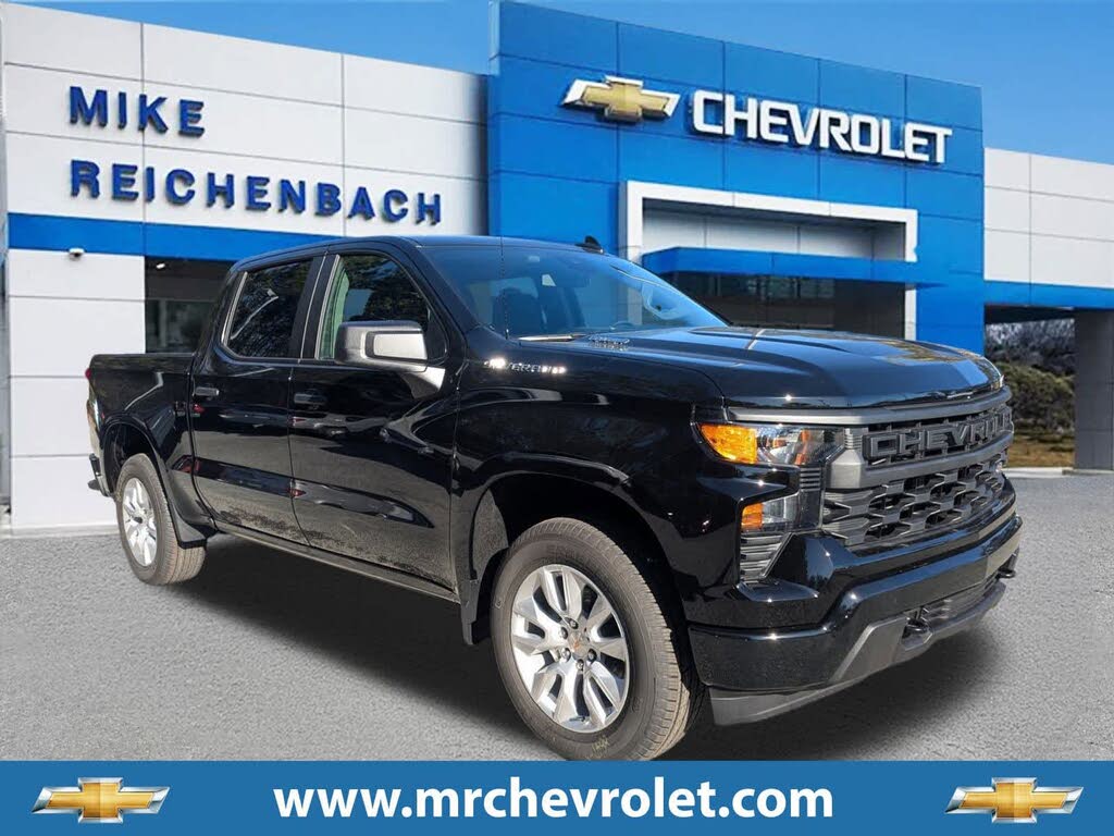 2026 Chevrolet Silverado 1500 Custom Crew Cab RWD
