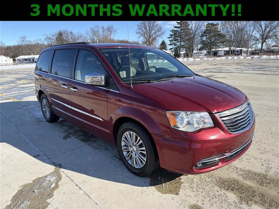 2016 Chrysler Town & Country Touring-L FWD