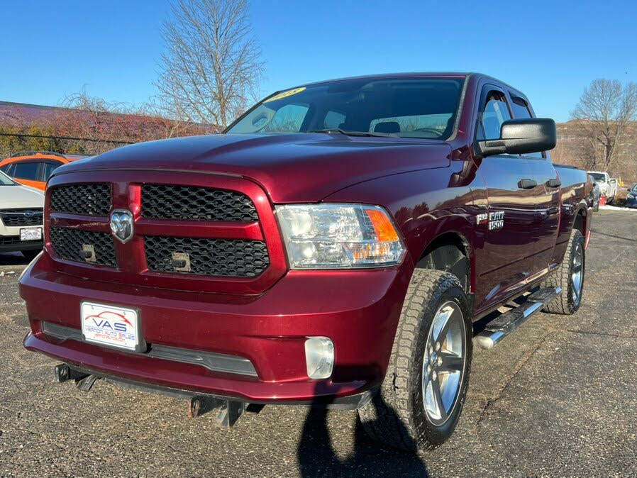2018 RAM 1500 Express Quad Cab 4WD