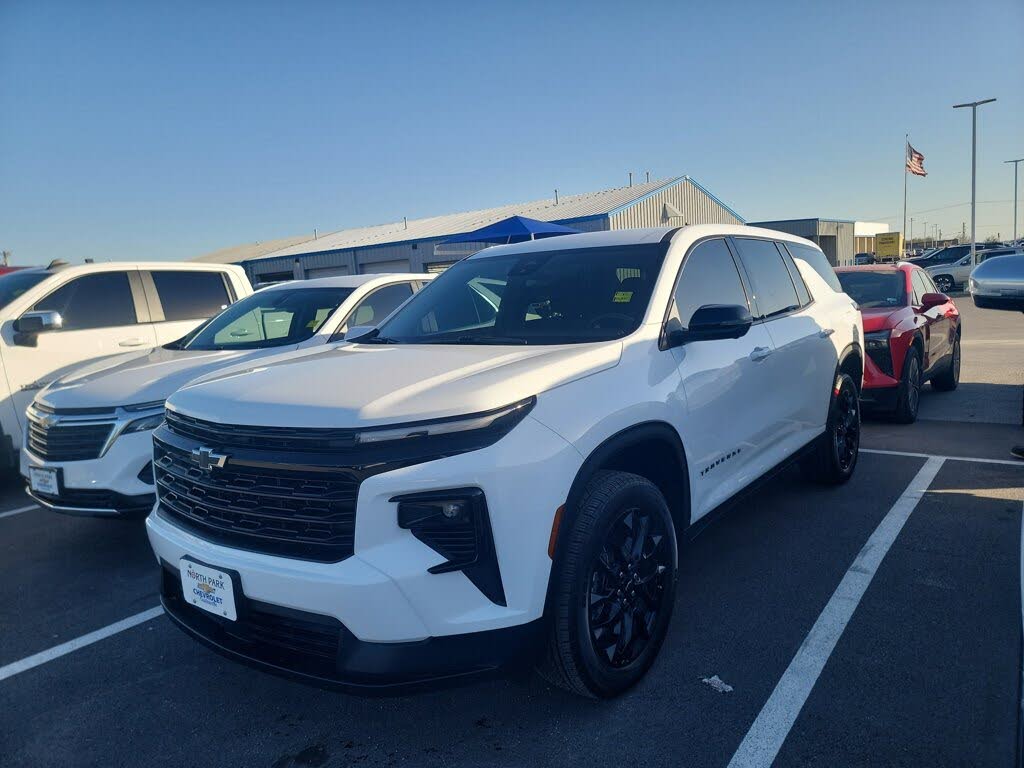 2024 Chevrolet Traverse LS FWD