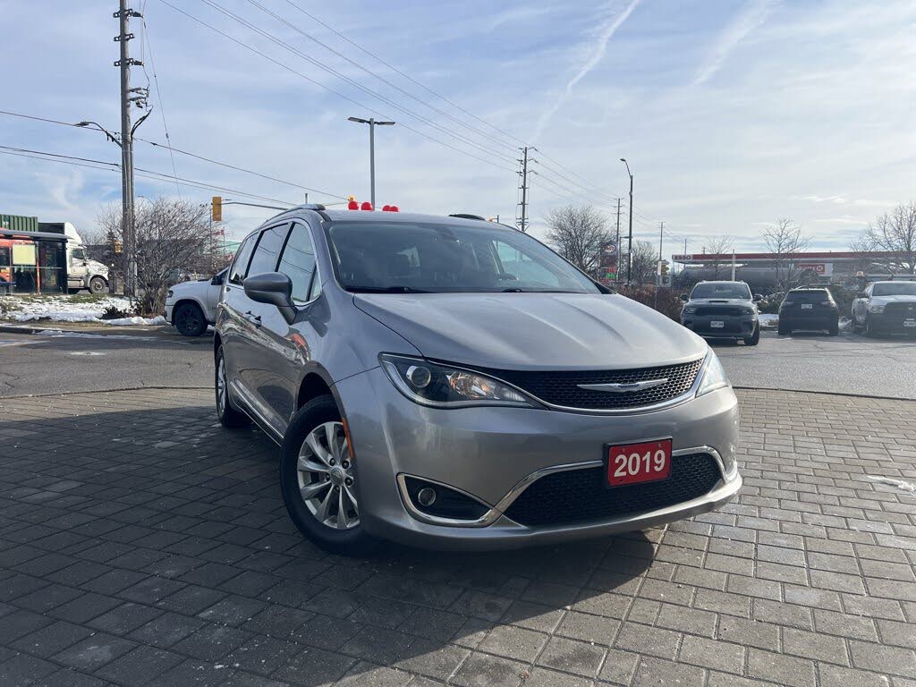 2019 Chrysler Pacifica Touring L FWD