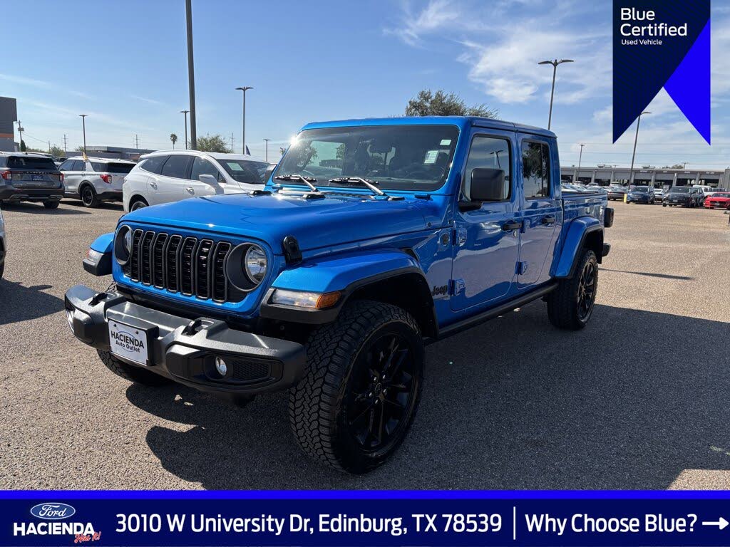 2025 Jeep Gladiator NightHawk Crew Cab 4WD