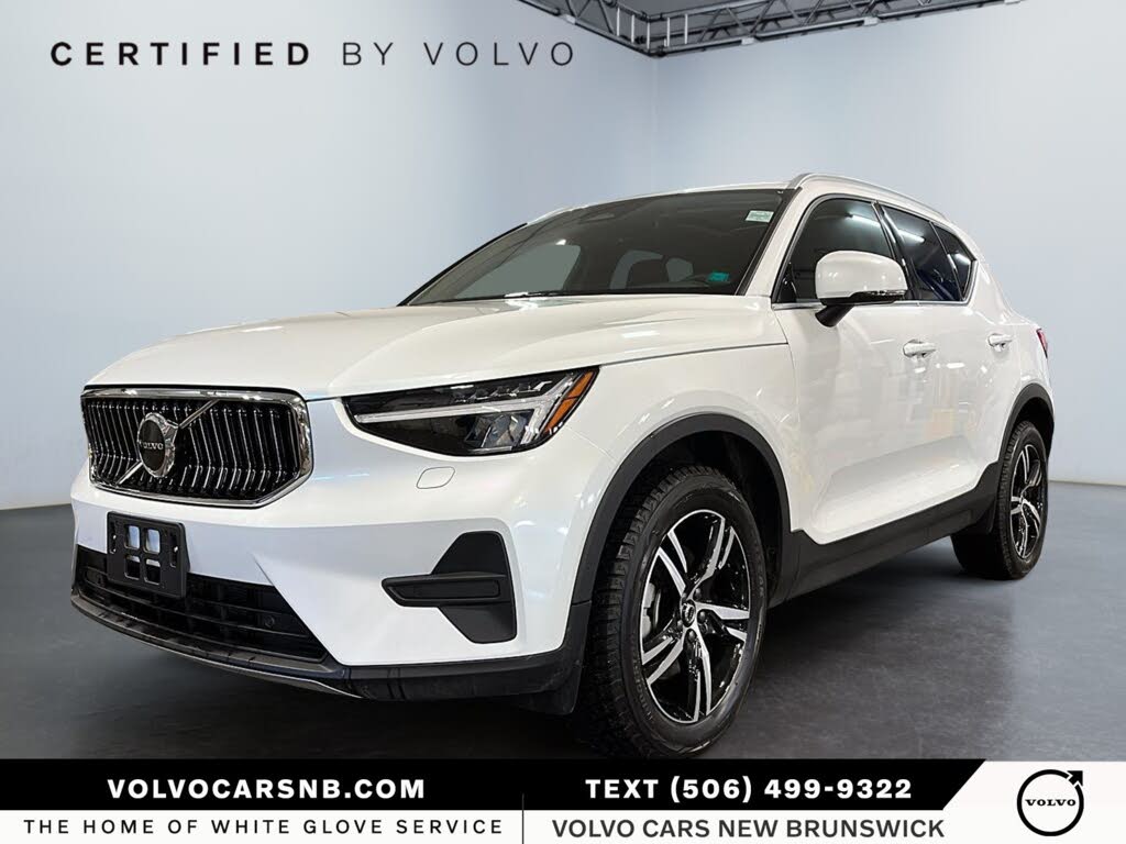 2025 Volvo XC40 B5 Core Bright Theme AWD