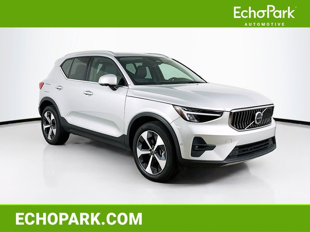 2025 Volvo XC40 B5 Plus Bright Theme AWD