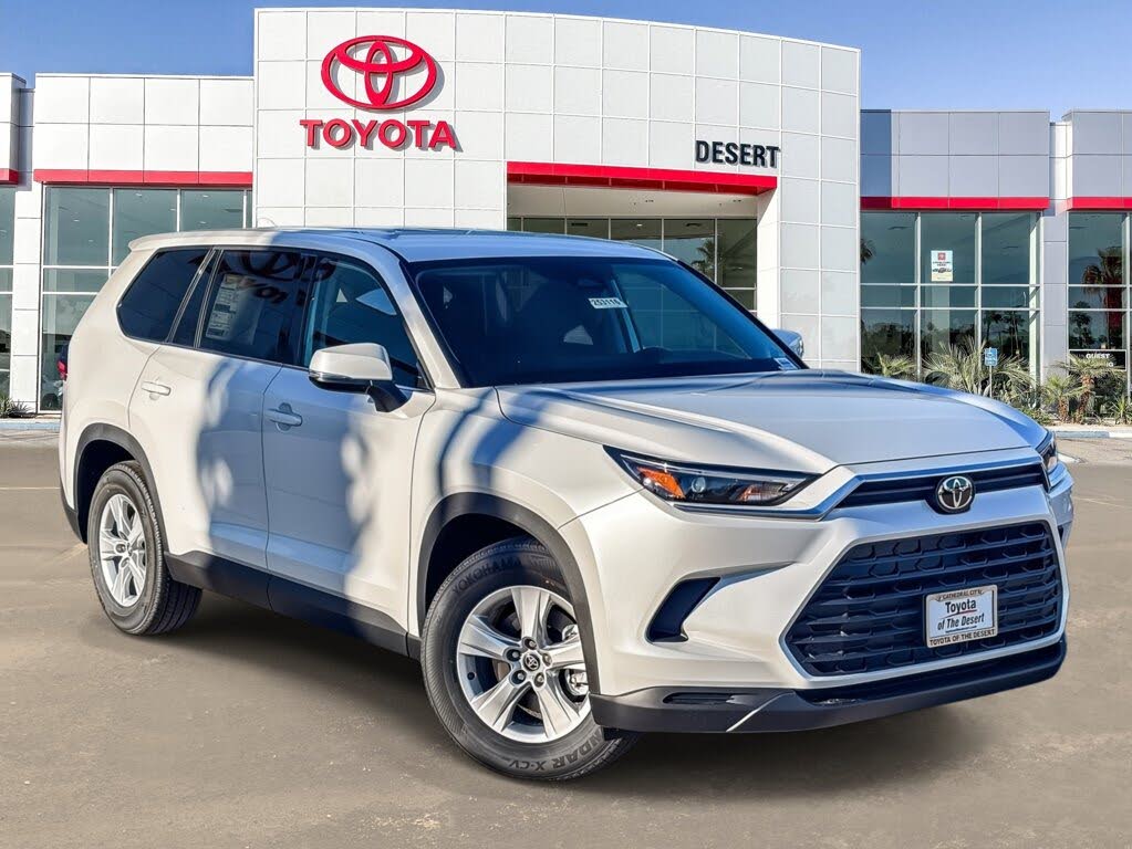 2026 Toyota Grand Highlander LE FWD