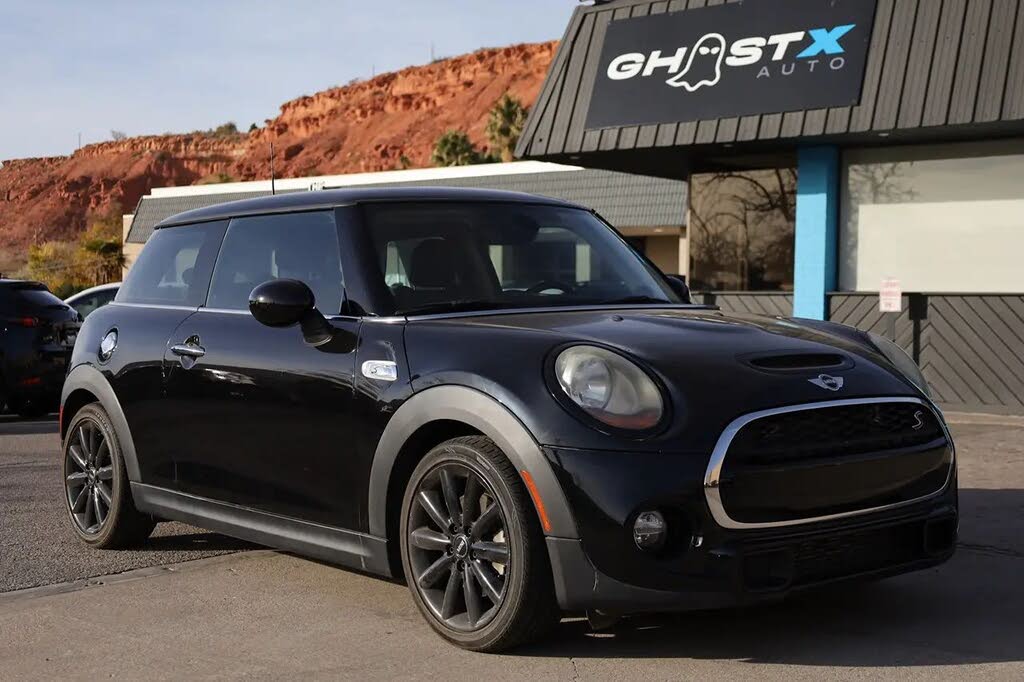 2016 MINI Cooper S 2-Door Hatchback FWD