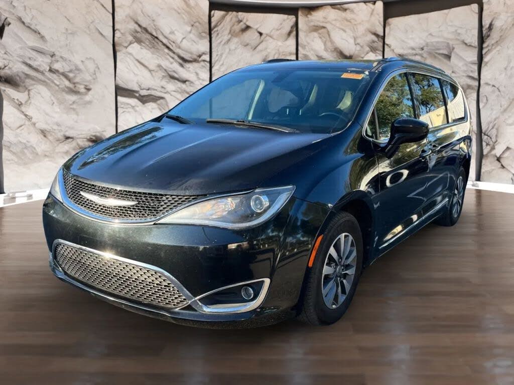 2020 Chrysler Pacifica Touring L Plus FWD