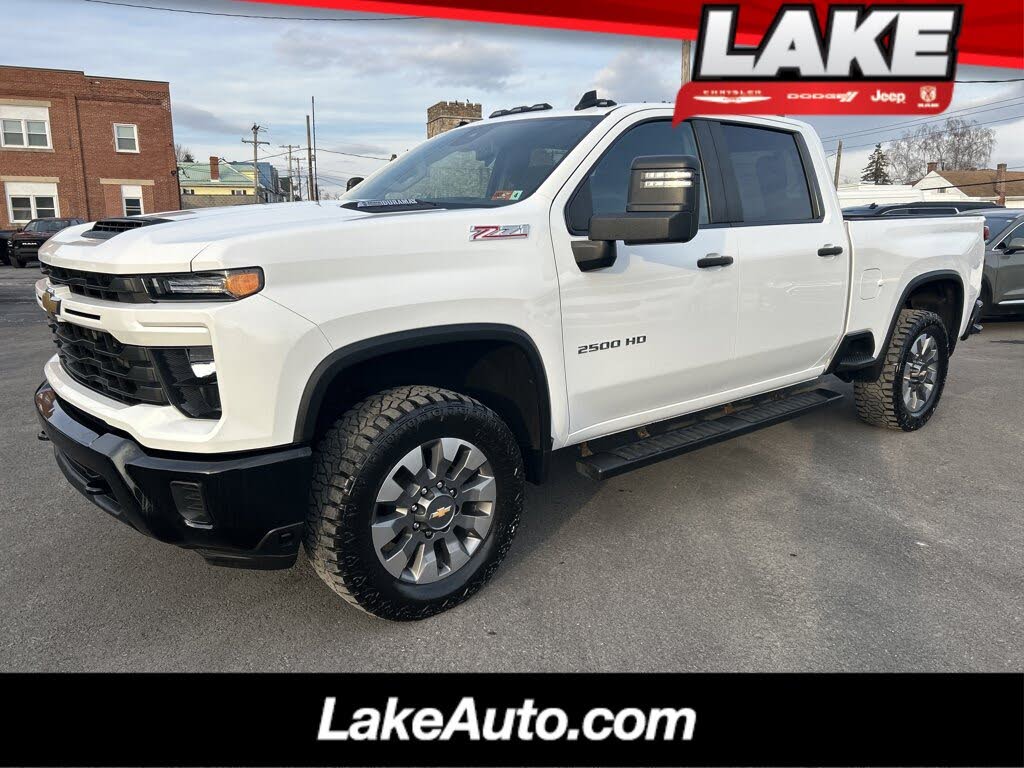 2024 Chevrolet Silverado 2500HD Custom Crew Cab 4WD