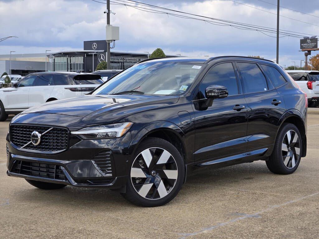 2025 Volvo XC60 Recharge T8 Plus Dark Theme eAWD
