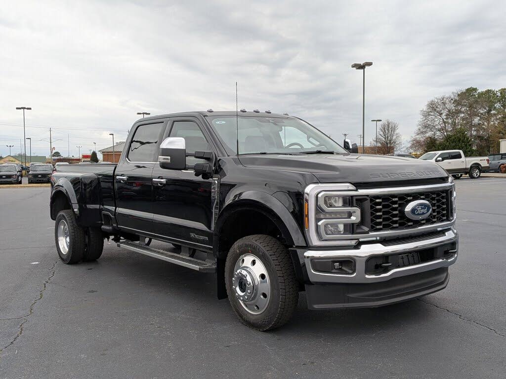 2026 Ford F-450 Super Duty Lariat Crew Cab LB DRW 4WD