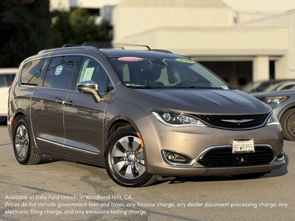 2018 Chrysler Pacifica Hybrid Limited FWD