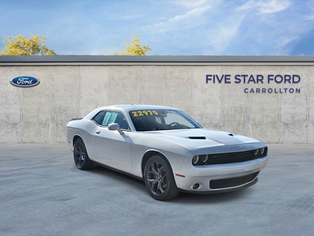 2020 Dodge Challenger SXT RWD
