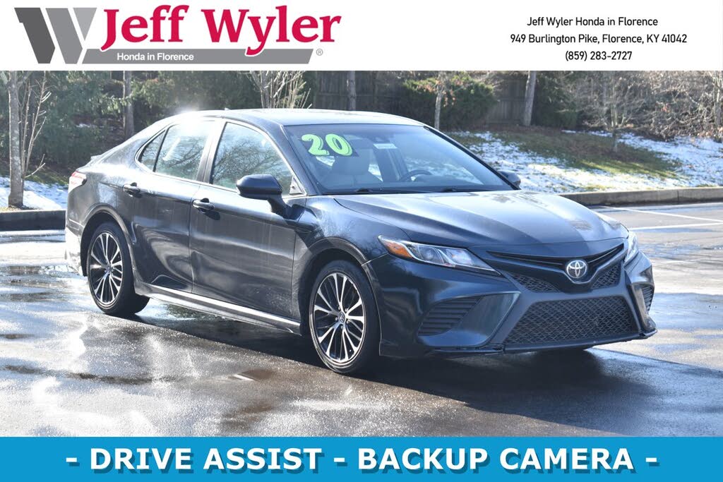 2020 Toyota Camry SE FWD