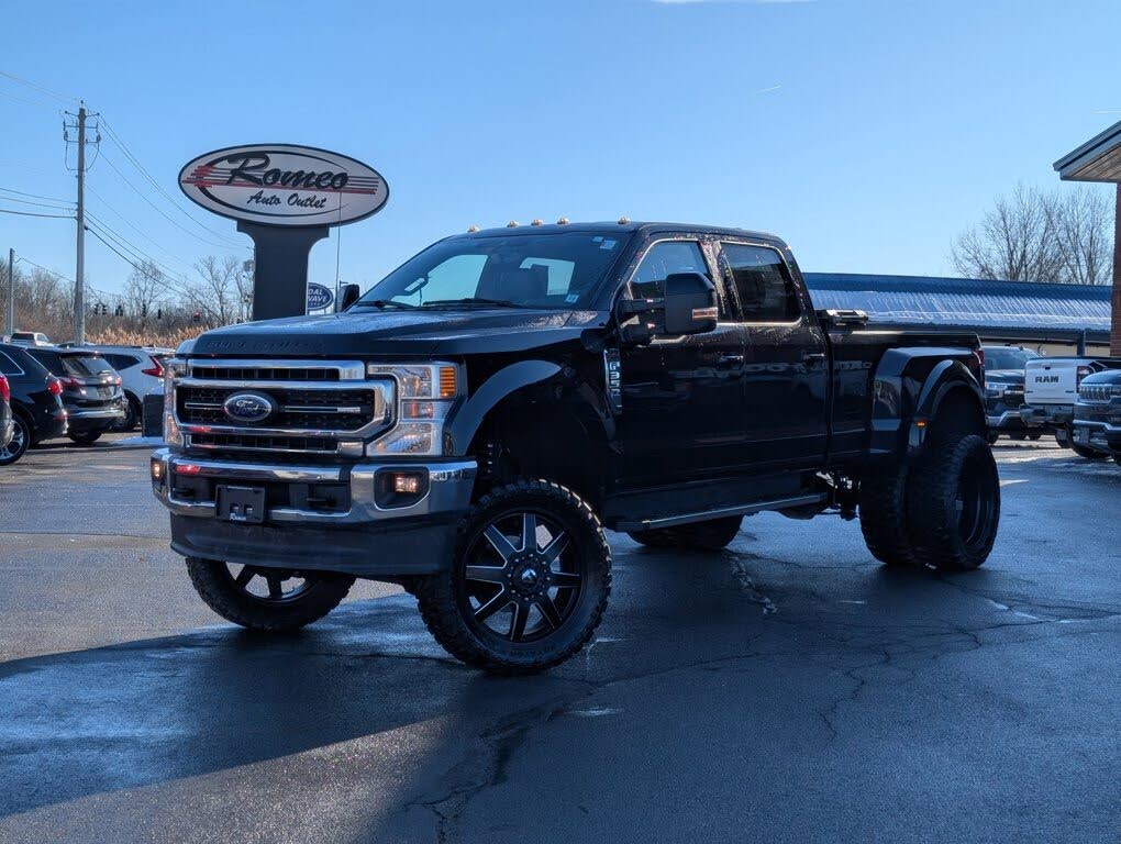 2022 Ford F-350 Super Duty Lariat Crew Cab LB DRW 4WD