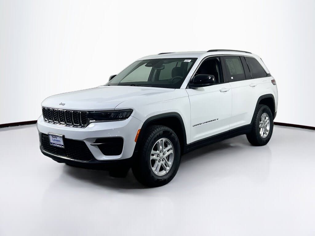 2023 Jeep Grand Cherokee Laredo 4WD