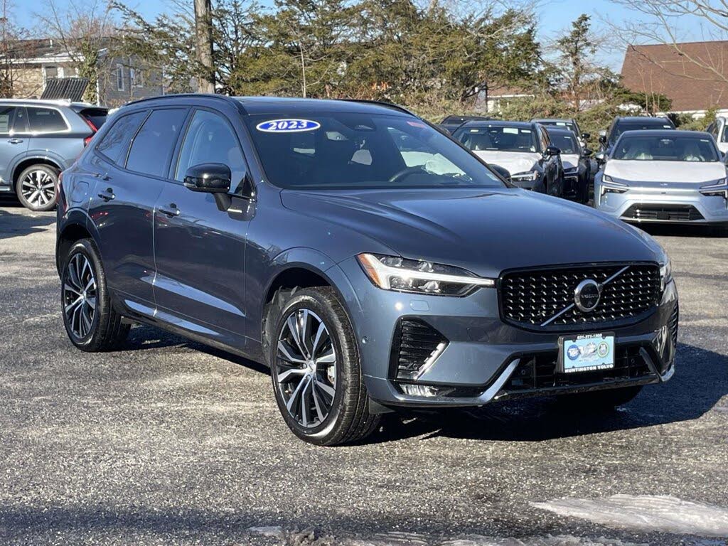 2023 Volvo XC60 B5 Ultimate Dark Theme AWD