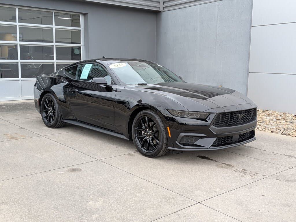 2025 Ford Mustang EcoBoost Fastback RWD