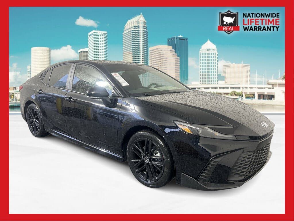 2025 Toyota Camry SE FWD