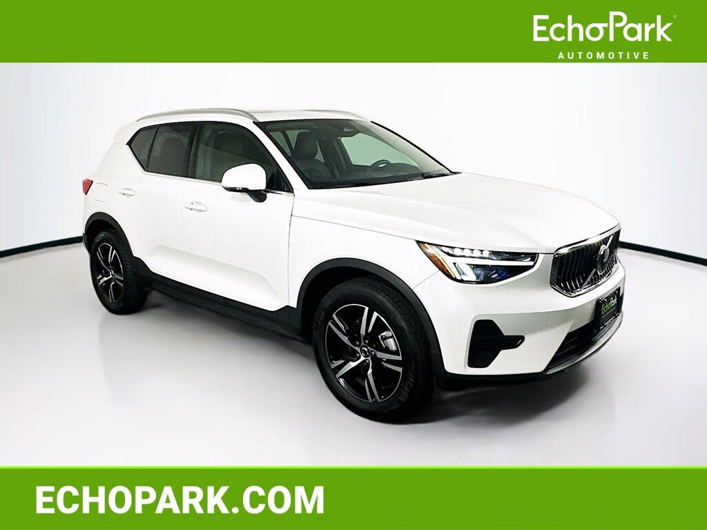 2025 Volvo XC40 B5 Core Bright Theme AWD