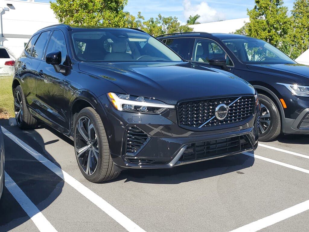 2025 Volvo XC60 Recharge T8 Ultra Dark Theme eAWD
