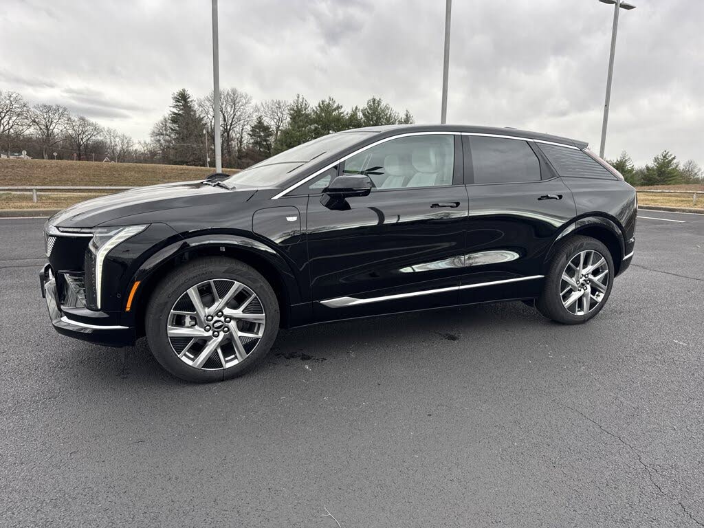 2026 Cadillac OPTIQ Luxury AWD