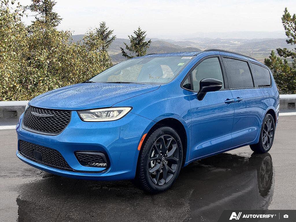 2026 Chrysler Pacifica Select FWD