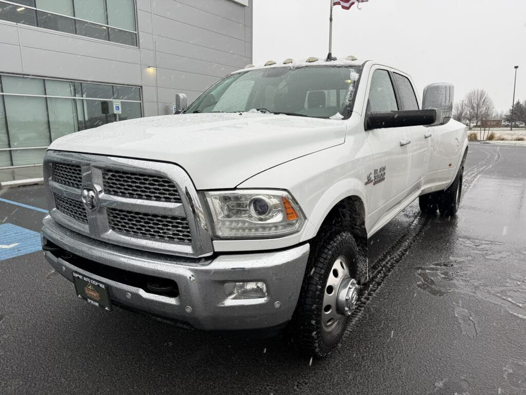 2017 RAM 3500 Laramie Crew Cab LB DRW 4WD
