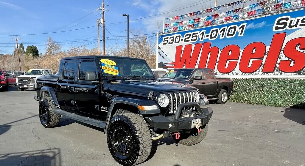 2020 Jeep Gladiator Overland Crew Cab 4WD
