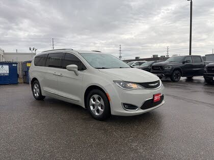Chrysler Pacifica Touring L Plus FWD 2017