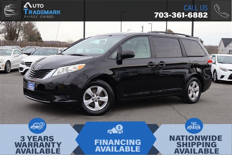 2013 Toyota Sienna LE 8-Passenger