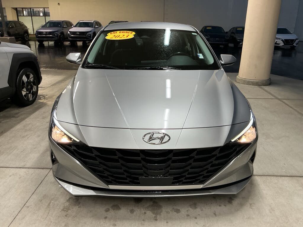 2023 Hyundai Elantra SEL FWD