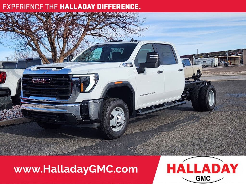 2025 GMC Sierra 3500HD Chassis Pro Crew Cab 4WD